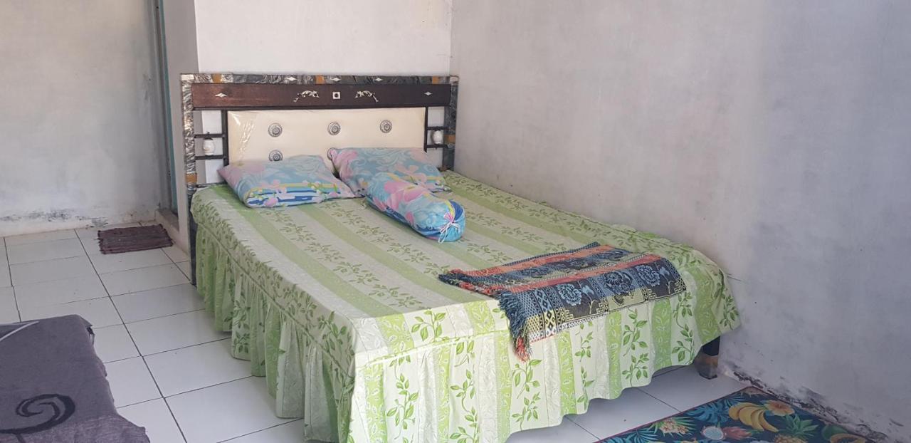 Spot On 90018 Villa Zane Reynold Karanghawu Bagian luar foto